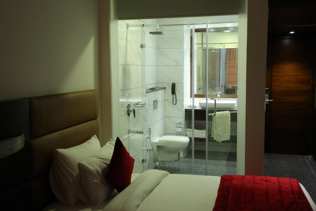 Sunbeam Premium Hotel Zirakpur Eksteriør billede